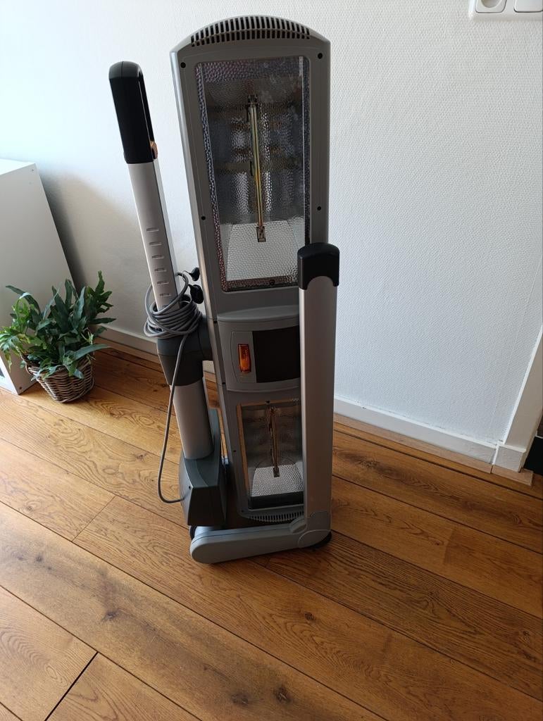 Philips Innergize HB935 Wellness – Slechts 83 branduren!, Witgoed en Apparatuur, Zonnebanken en Gezichtsbruiners, Ophalen, Zo goed als nieuw