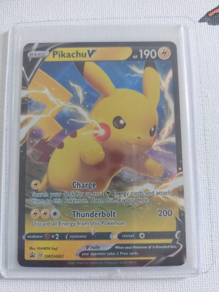 PikachuV SWSH061, Ophalen of Verzenden, Nieuw, Meerdere kaarten