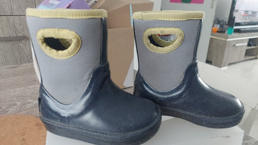 UGG Regenlaarsjes maat 22.5, Gebruikt, UGG, Jongen of Meisje, Ophalen of Verzenden