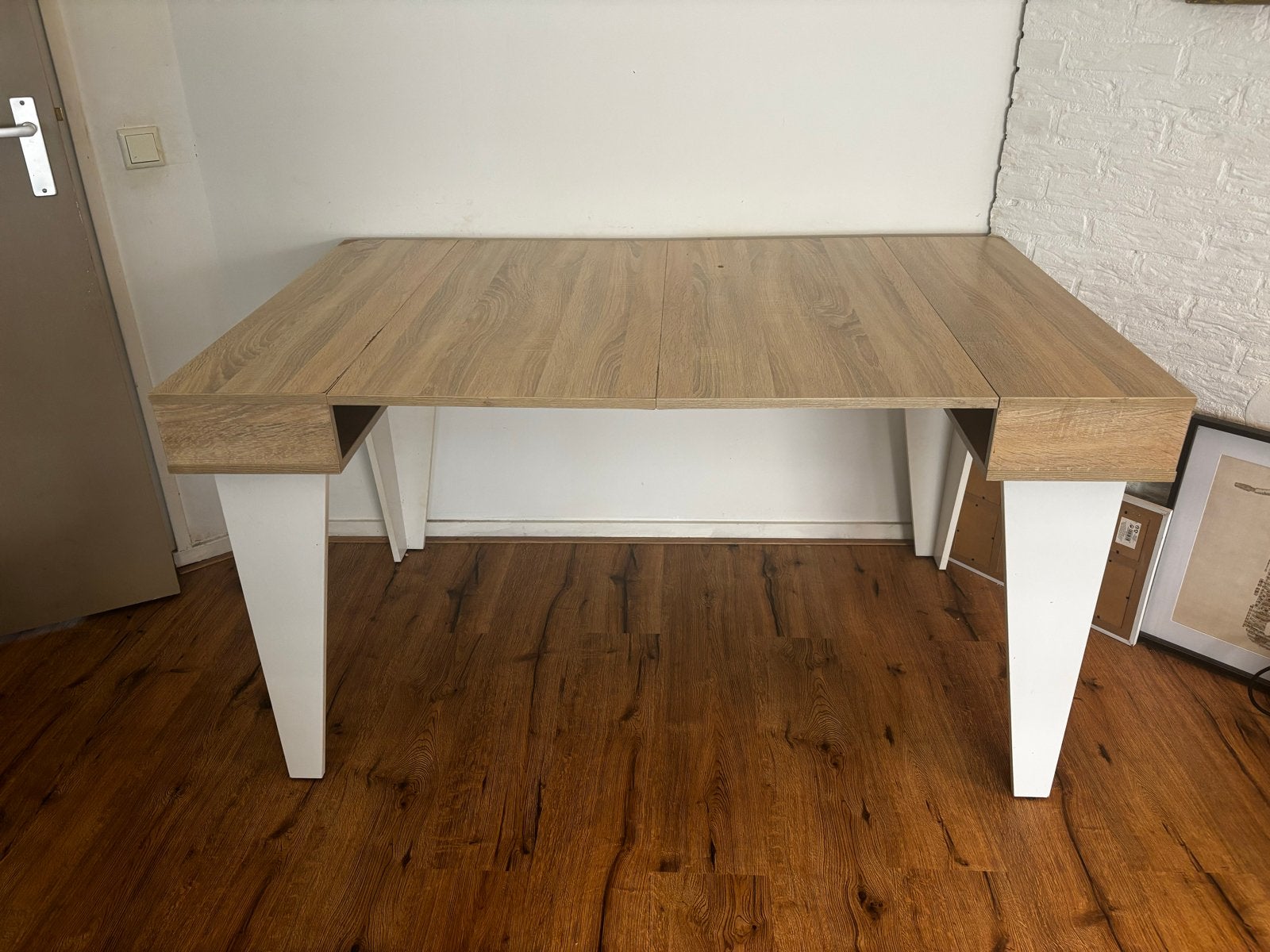 Multifunctionele uitschuifbare eettafel