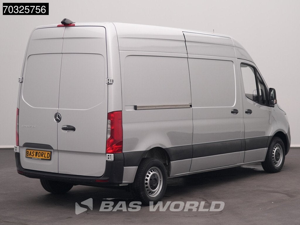 Mercedes Sprinter 215 CDI Automaat 150pk L2H2 MBUX Camera Ai, Auto's, Automaat, Stof, Gebruikt, Euro 6
