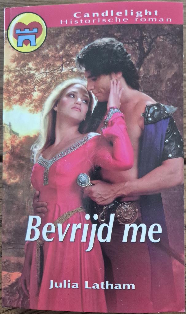 Boek Bevrijd me van Julia Latham, Ophalen of Verzenden, Gelezen, Julia Latham