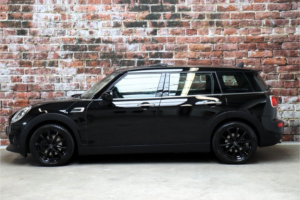 MINI Clubman Cooper Chili Serious Business / Navigatiesystee, Auto's, Voorwielaandrijving, 136 pk, Gebruikt, Zwart