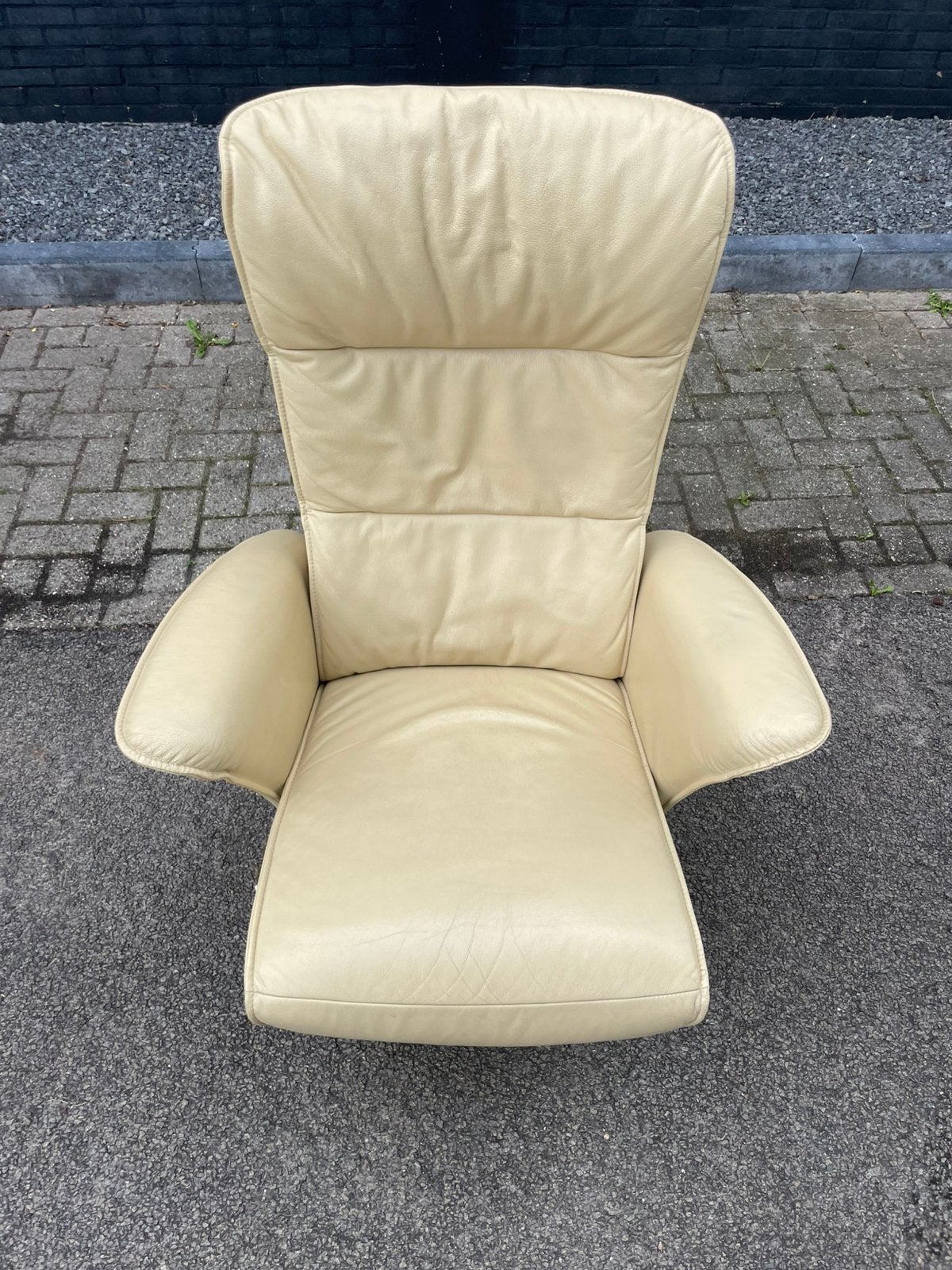 Foto 11 van Creme kleurige leren relax fauteuil / relax stoel