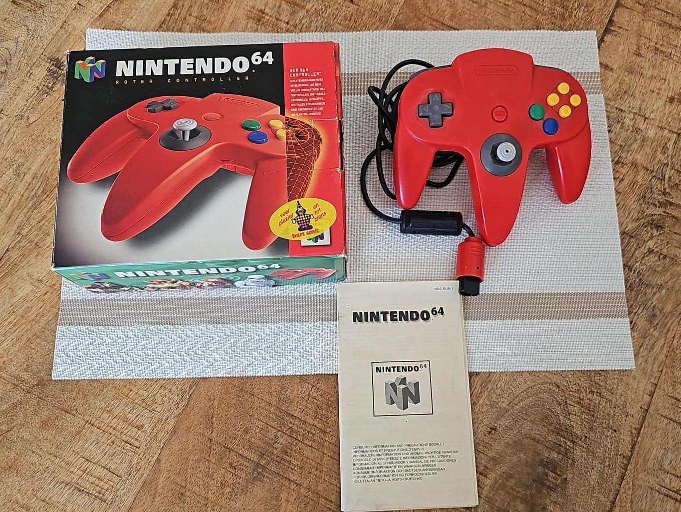 Nintendo 64 Controller Rood - Inclusief Doos en Boekje, Ophalen of Verzenden, Zo goed als nieuw, Met 1 controller