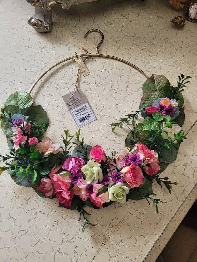 Krans op metalen ring stoffen bloemen, Huis en Inrichting, 30 cm, Heikant 21 Kaatsheuvel, Textiel, Krans