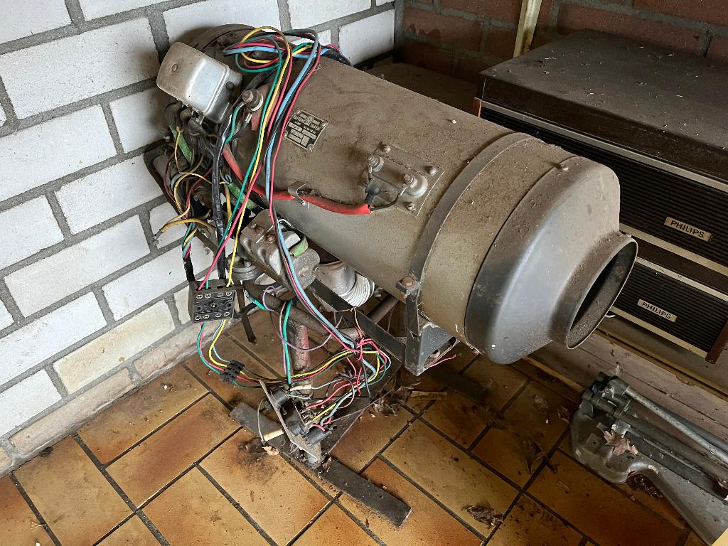 Straalkachel 12/24 volt diesel petroleum, Doe-het-zelf en Verbouw, Verwarming en Radiatoren, Ophalen, 30 tot 80 cm, Gebruikt, Kachel