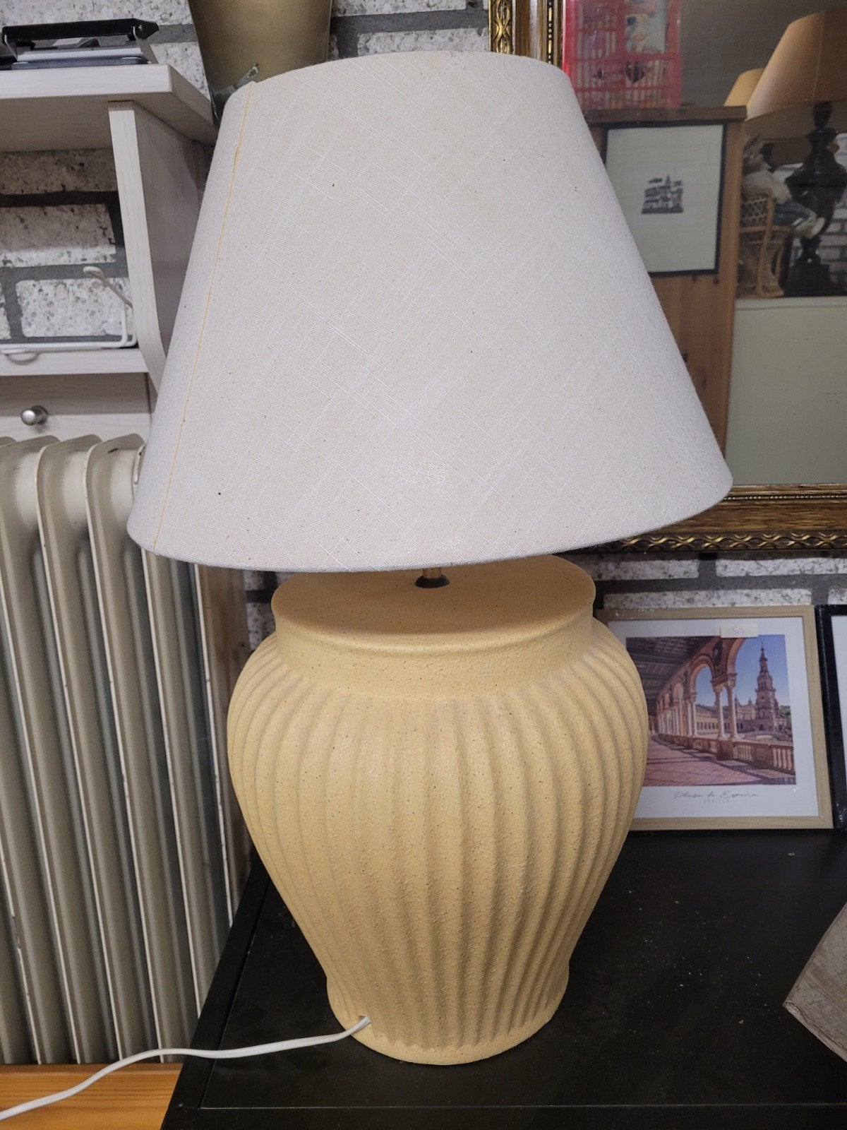 schemerlamp op aardewerk voet, zandkleur en beige, Huis en Inrichting, Beige, Ophalen, Schemerlamp