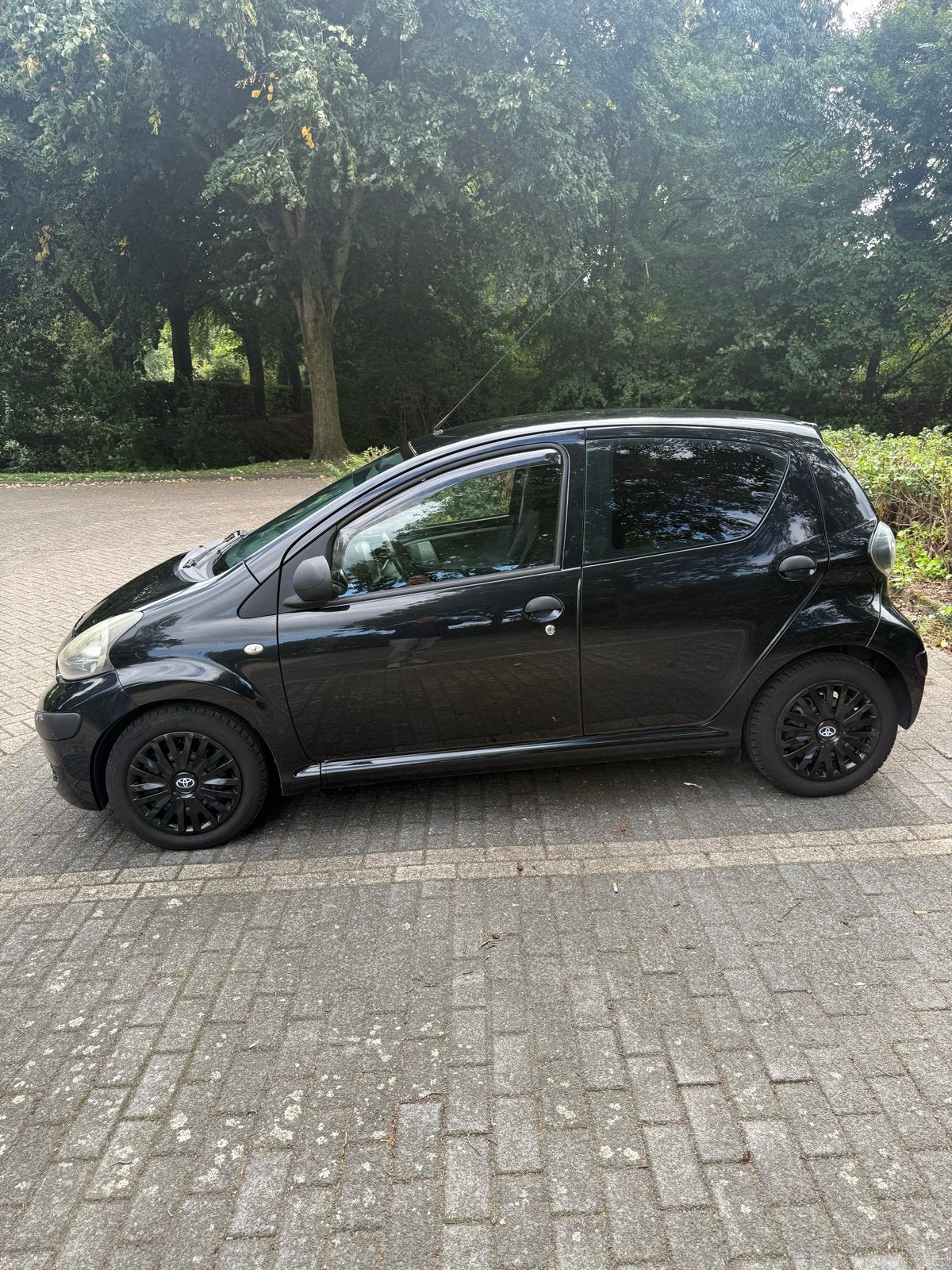 Toyota Aygo 1.0 12V Vvt-i 5DRS 2008 Zwart, Auto's, Voorwielaandrijving, Origineel Nederlands, Overige kleuren, Handgeschakeld