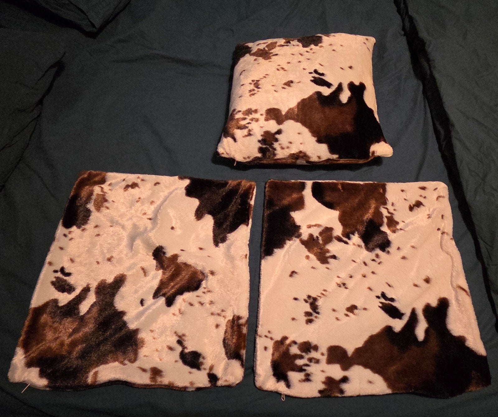 Set van 3 sierkussens met koeienprint, Gebruikt, Meerkleurig, Met print, Vierkant