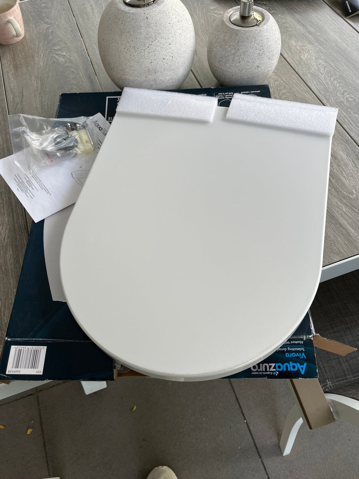 2x nieuwe AquaZuro Vivara Toiletzitting Duroplast Wit, Ophalen, Nieuw, Toilet