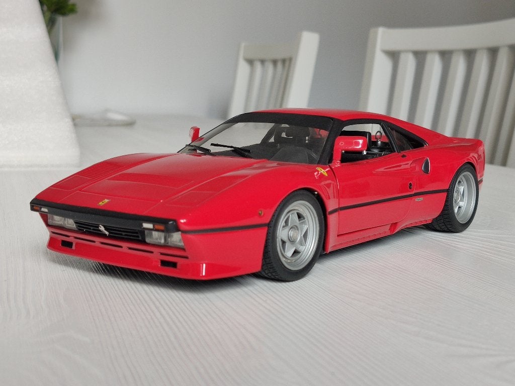 1:18 Hotwheels Elite Ferrari 288 GTO, Hobby en Vrije tijd, Ophalen of Verzenden, Gebruikt, Auto, Hot Wheels