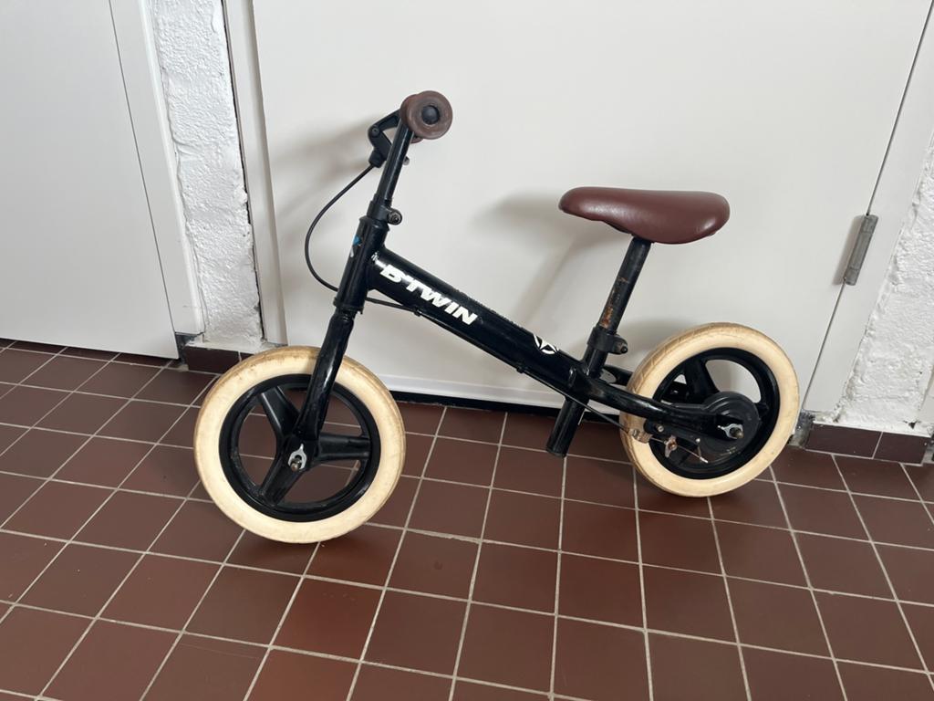 Btwin loopfiets zwart, Fietsen en Brommers, Ophalen of Verzenden, Minder dan 16 inch