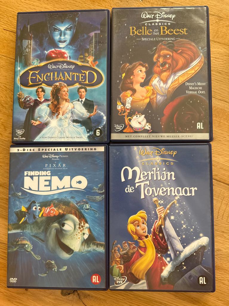 Disney DVD's: Finding Nemo, Enchanted, Belle en het Beest, M, Avontuur, Gebruikt, Alle leeftijden, Boxset