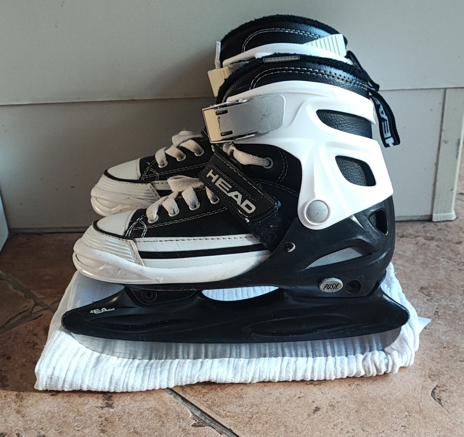 Geslepen! Verstelbare Head ijshockeyschaatsen maat 34-37, Sport en Fitness, Ophalen of Verzenden, Gebruikt, IJshockeyschaatsen