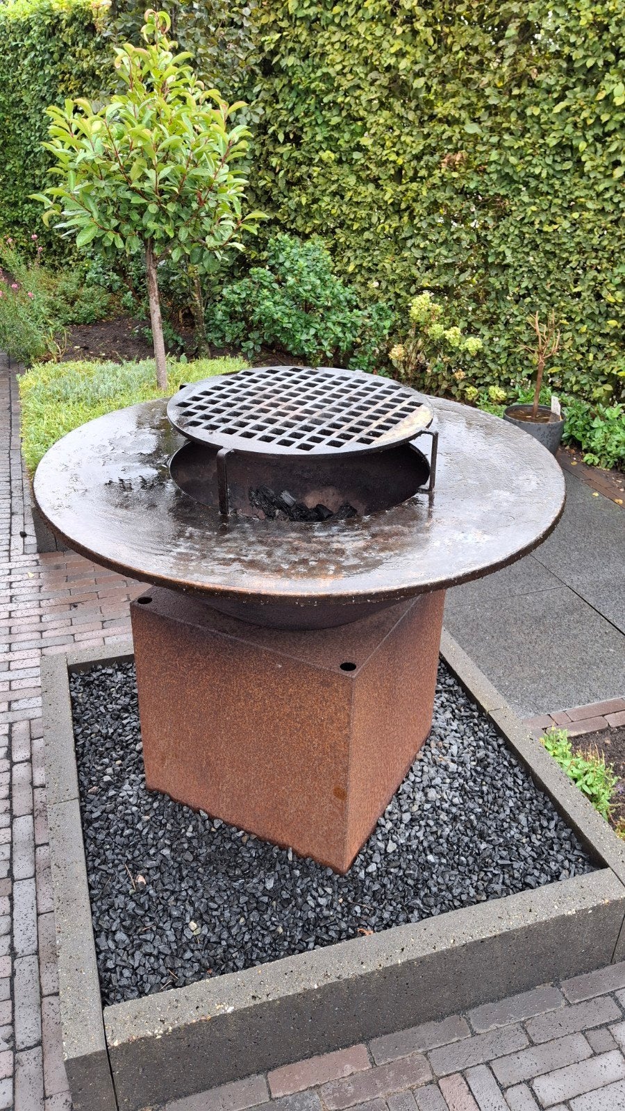 Barbecue met vuurschaal en gril- 95cm hoog, 100cm br, Ophalen, Gebruikt