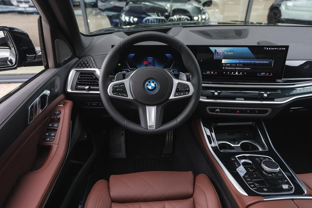 BMW X5 xDrive50e M Sport Automaat / Trekhaak / Panoramadak /, Automaat, X5, 2395 kg, Leder
