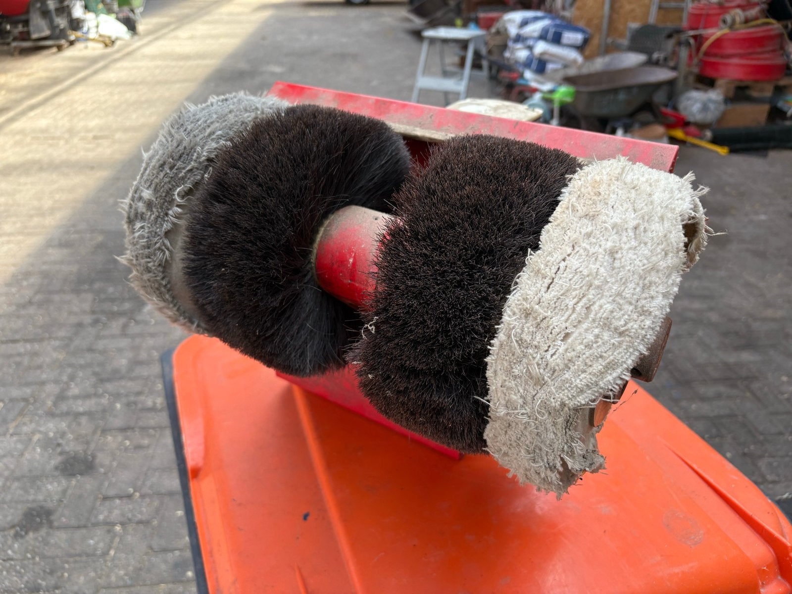 Professionele schoenpoetsmachine met motor, Ophalen, Gebruikt