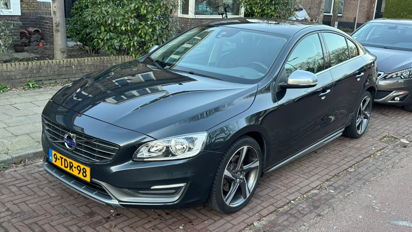 (Laatste kans!) Volvo S60 (2014) R-des. 2e eig. Vol.Onderh., Auto's, Voorwielaandrijving, 4 cilinders, S60, Origineel Nederlands