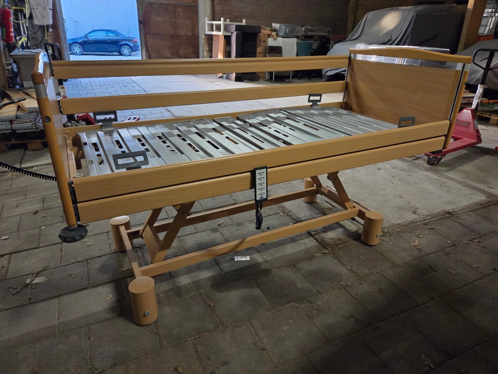Elektrische verstelbare hoog laag bed, zorgbed 210 x 90, Ophalen, Eenpersoons, Hout, 90 cm