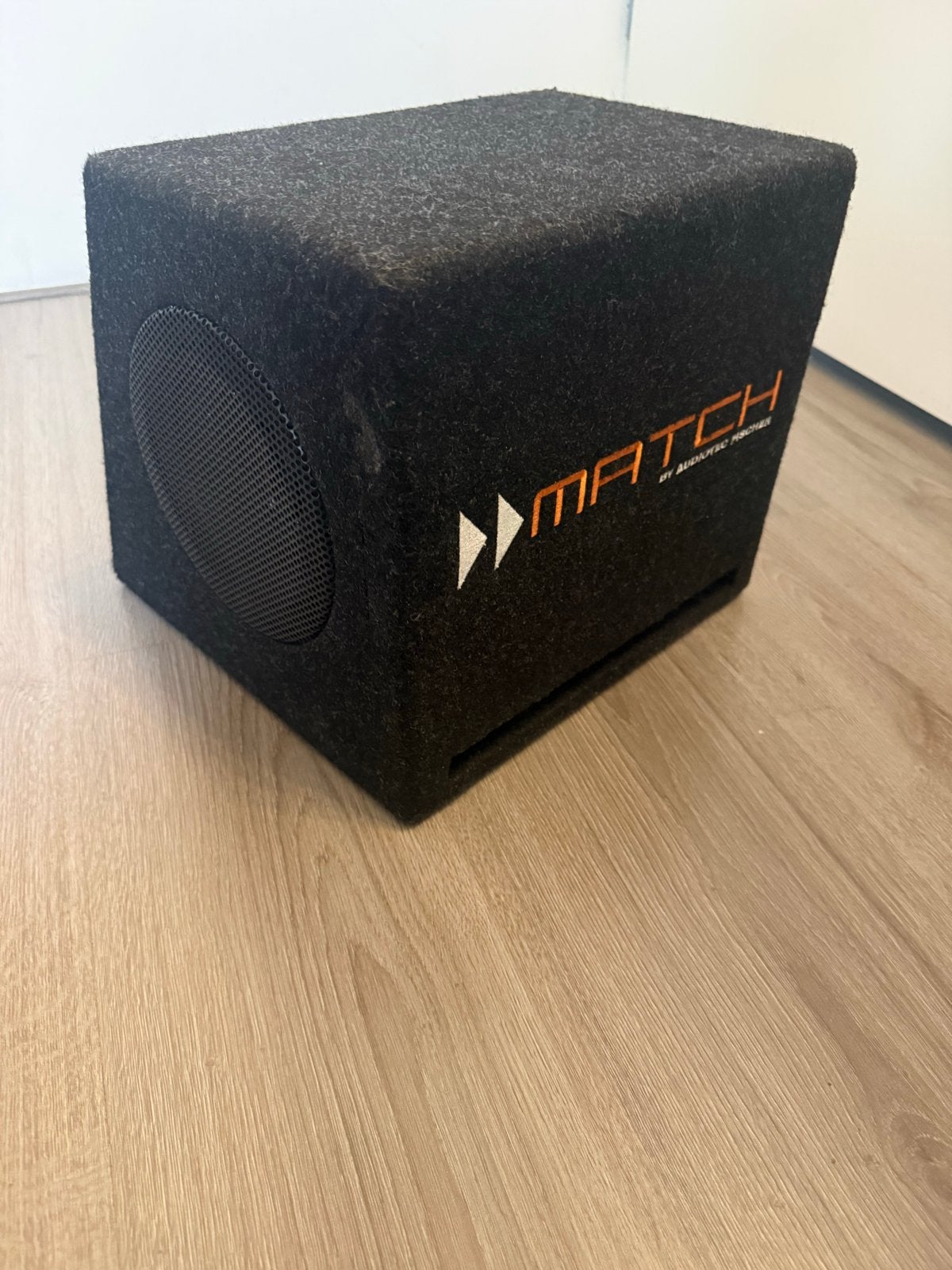 Match PP 7E-D Subwoofer - Compacte en Krachtige Bass, Auto diversen, Ophalen of Verzenden, Gebruikt
