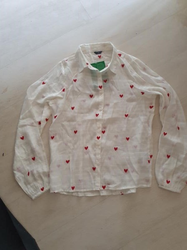 Nieuw! met kaartje, witte blouse met rode hartjes maat M!, Verzenden, Nieuw, Maat 38/40 (M), Wit