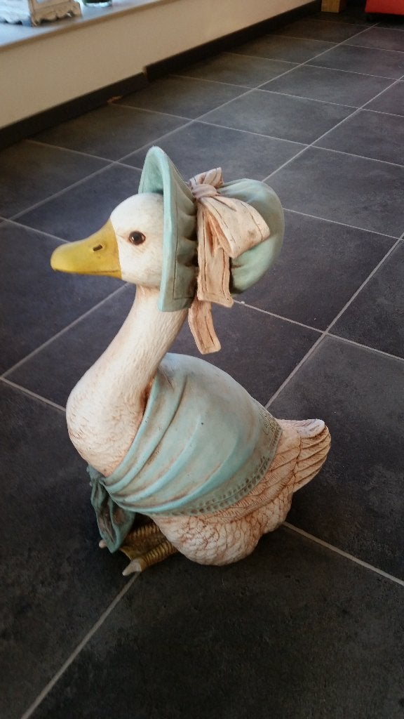 Decoratieve gans met muts en sjaal - Gesigneerd 1995, Antiek en Kunst, Ophalen