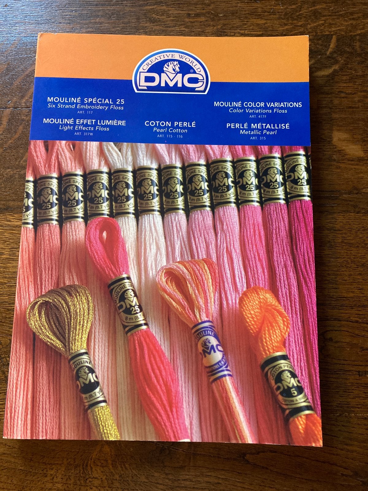 DMC dmc kleurenkaart met echt garen, Ophalen of Verzenden, Zo goed als nieuw, Borduurgaren of Zijde