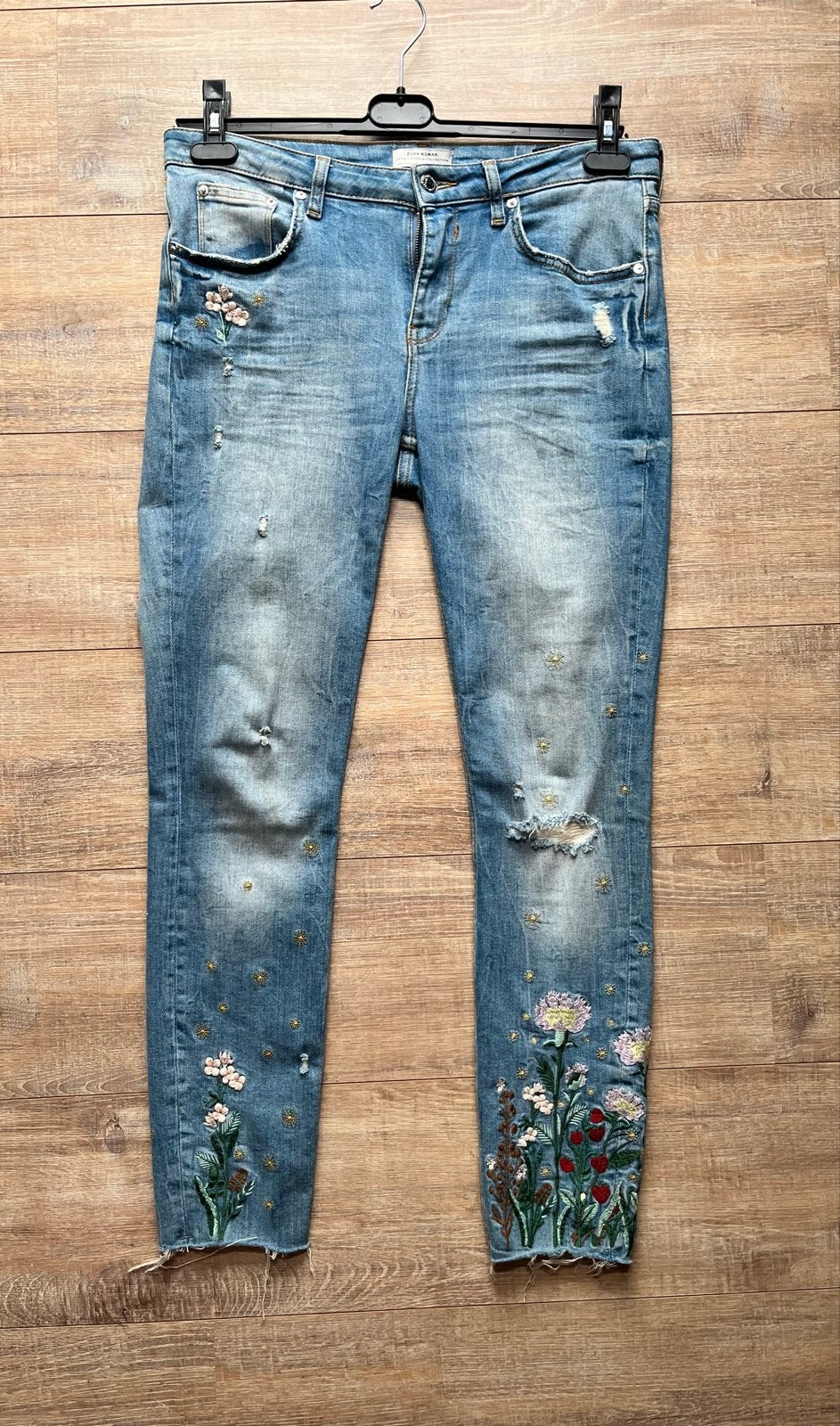 Zara 40 Woman Premium Geborduurde jeans spijkerbroek blauw, Ophalen of Verzenden, Zo goed als nieuw, Blauw, W30 - W32 (confectie 38/40)