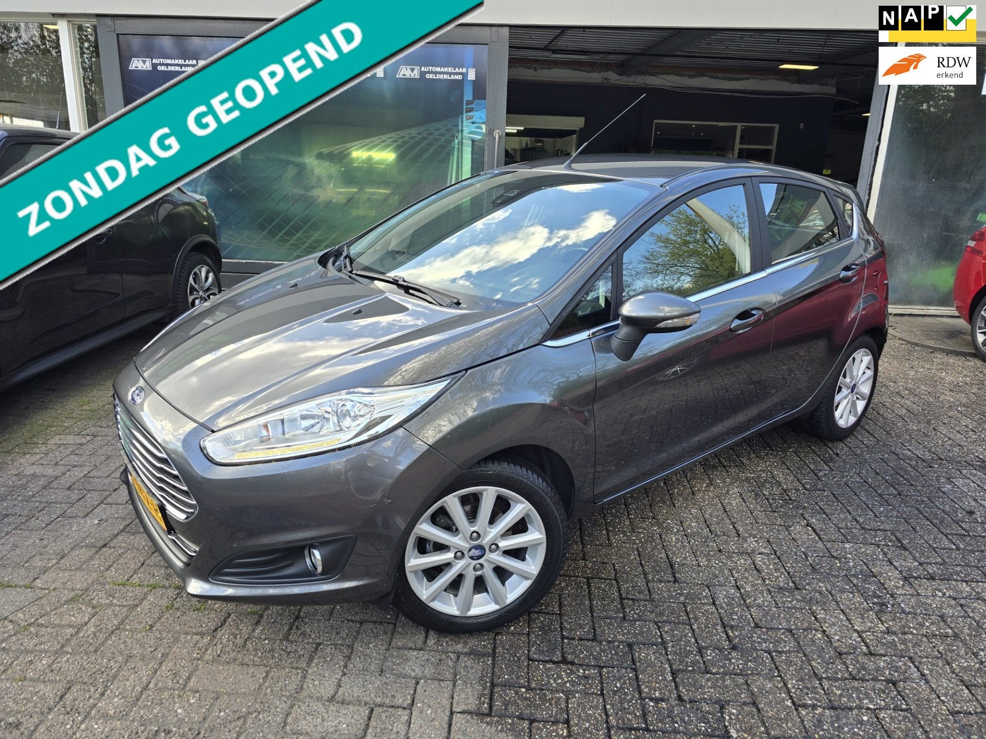 Ford Fiesta 1.0 EcoBoost Titanium | 2E EIGENAAR | 12MND GARA, Auto's, Ford, Voorwielaandrijving, Euro 6, 23 km/l, Origineel Nederlands