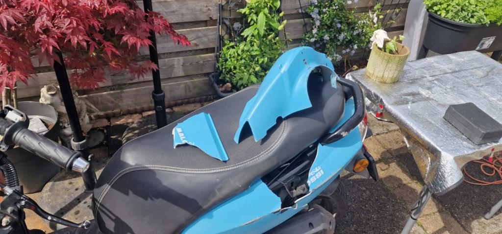 Peugeot kisbee rs 2019, Fietsen en Brommers, Scooters | Peugeot, Ophalen, Gebruikt, Overige modellen, Maximaal 45 km/u