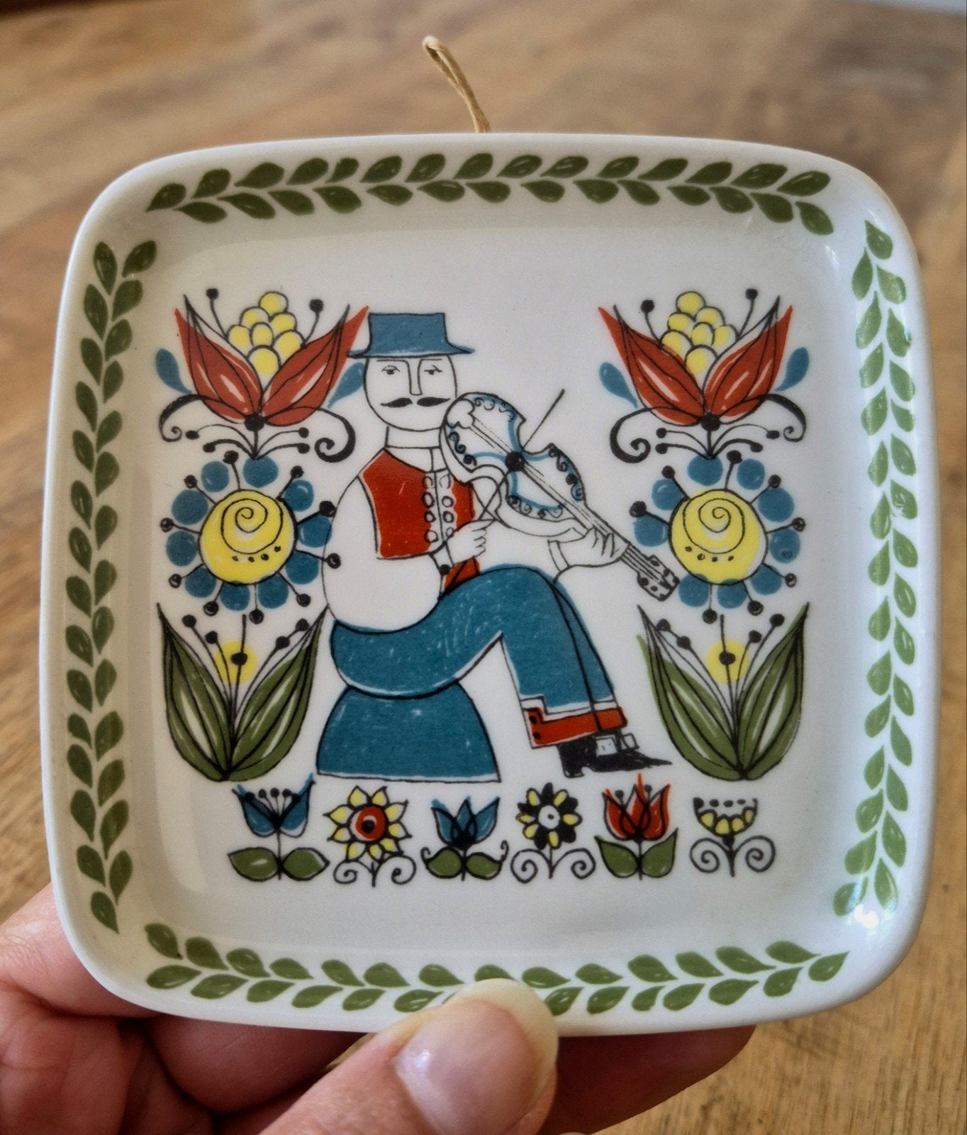 Vintage 'Saga Norsk Design' handgeschilderd wandbordje, Ophalen of Verzenden