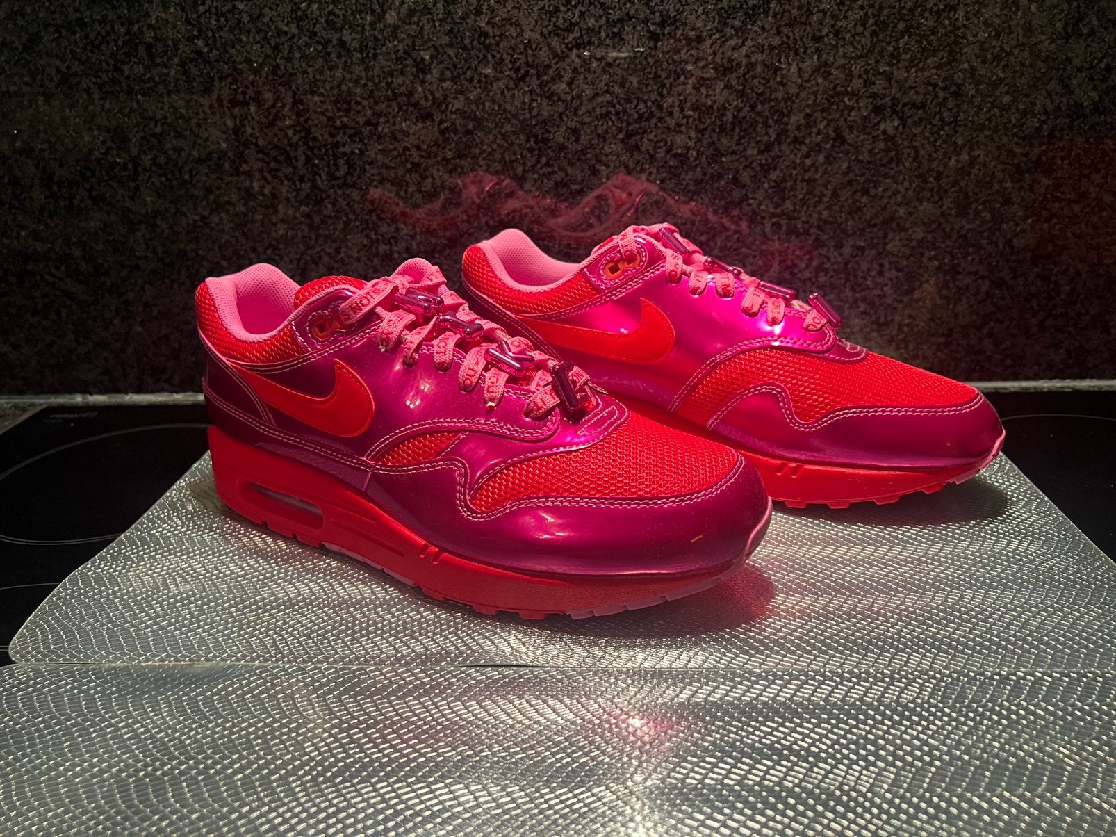 Nike Air Max 1 Valentine’s Day "Playful Pink" EU44, Nieuw, Ophalen of Verzenden, Sneakers of Gympen, Roze