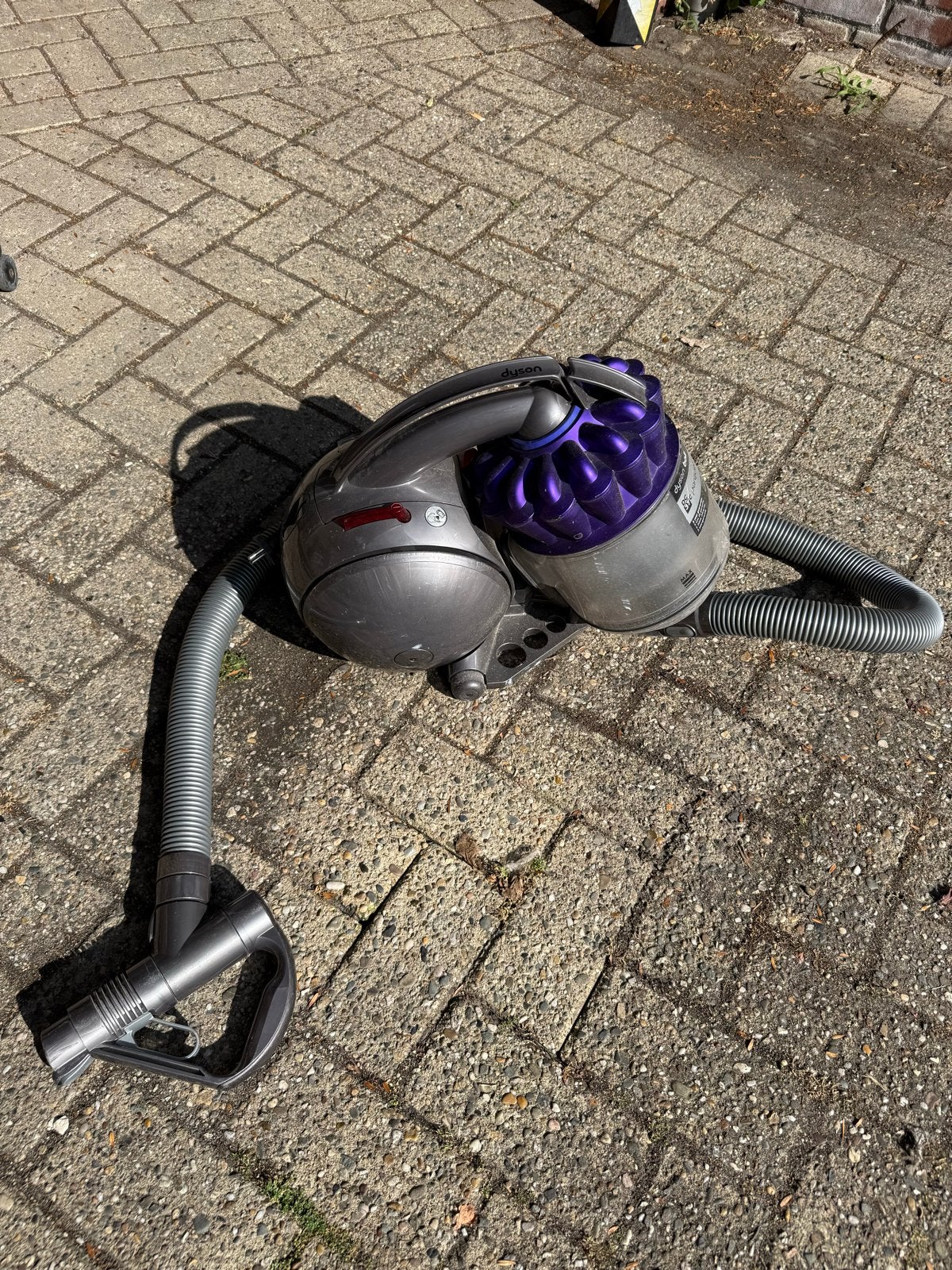 Dyson stofzuiger - Werkt prima, moet schoongemaakt worden, Witgoed en Apparatuur, Stofzuigers, Gebruikt, Ophalen of Verzenden