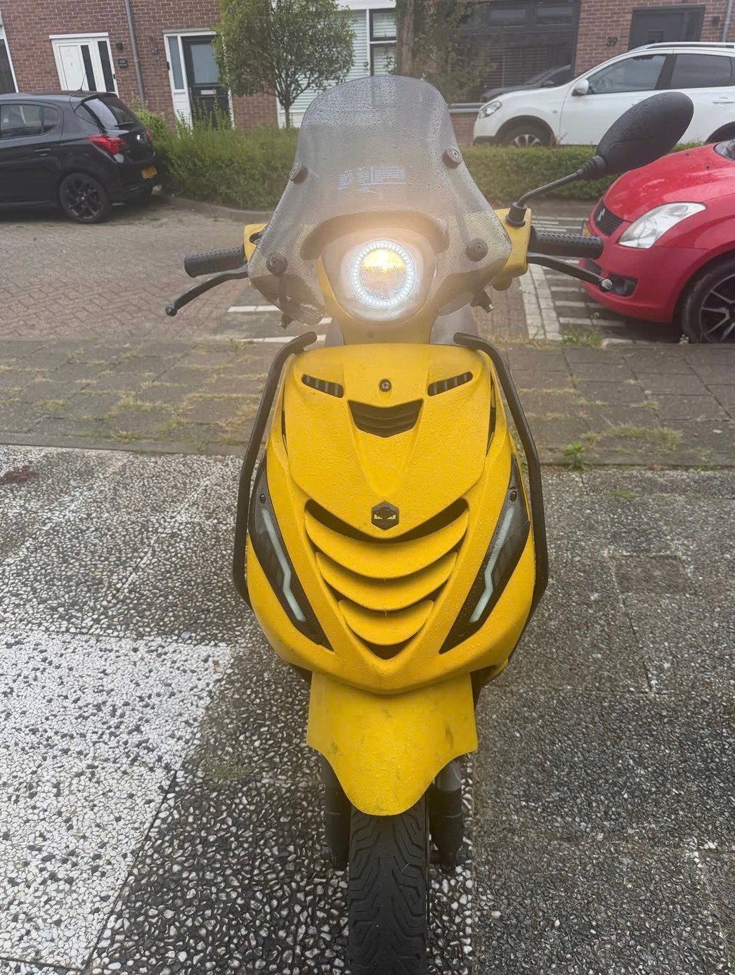 PIAGGIO ZIP 2016 – MOET VANDAAG WEG Ook te ruil tegen Iphone, Ophalen, Zip, Zo goed als nieuw, Benzine