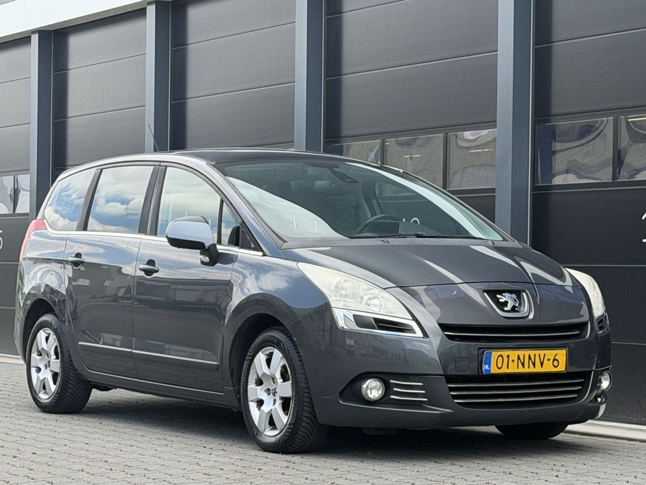 Peugeot 5008 1.6 VTi Navi Clima 7-PERS (bj 2010), Handgeschakeld, 120 pk, MPV, 75 €/maand