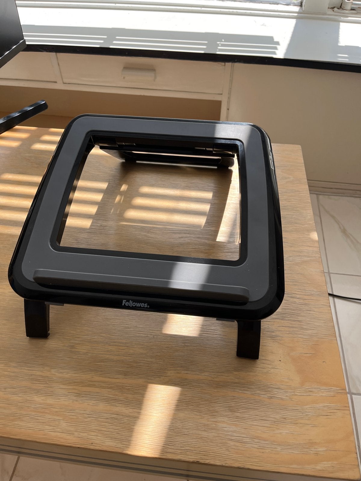 Fellowes laptopstandaard - Ergonomisch en verstelbaar, Ophalen, Gebruikt, In diepte verstelbaar