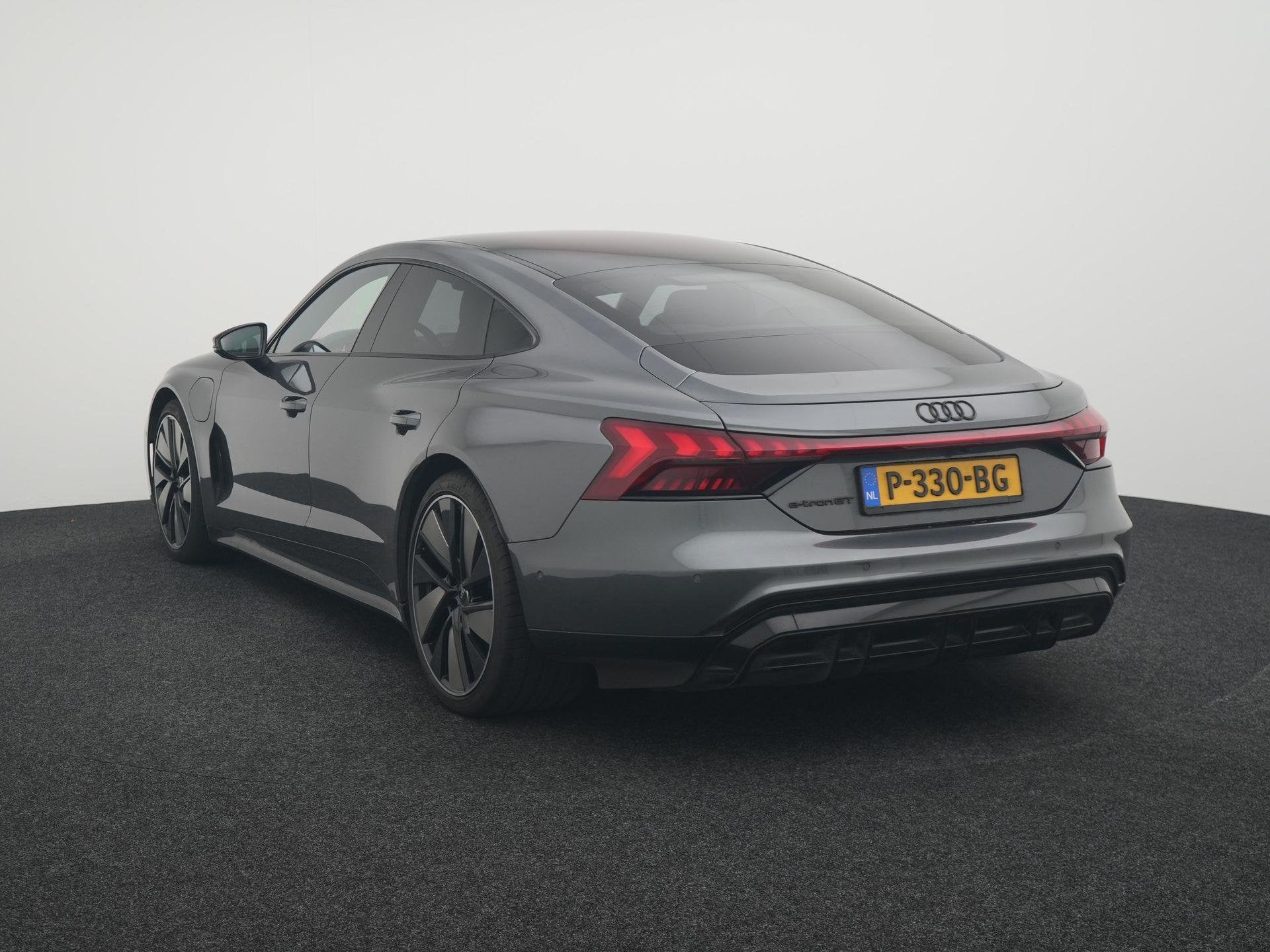 Audi e-tron GT GT 93 kWh VERWACHT | PANORAMADAK | STOELVENTI, Auto's, Automaat, 12 maanden, Gebruikt, Zwart