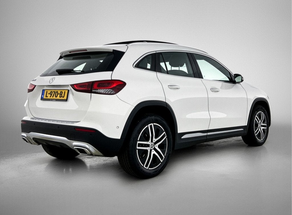Mercedes-Benz GLA 180 Business Solution Luxury Panoramadak |, Auto's, Mercedes-Benz, 12 maanden, Gebruikt, 4 cilinders, Leder en Stof