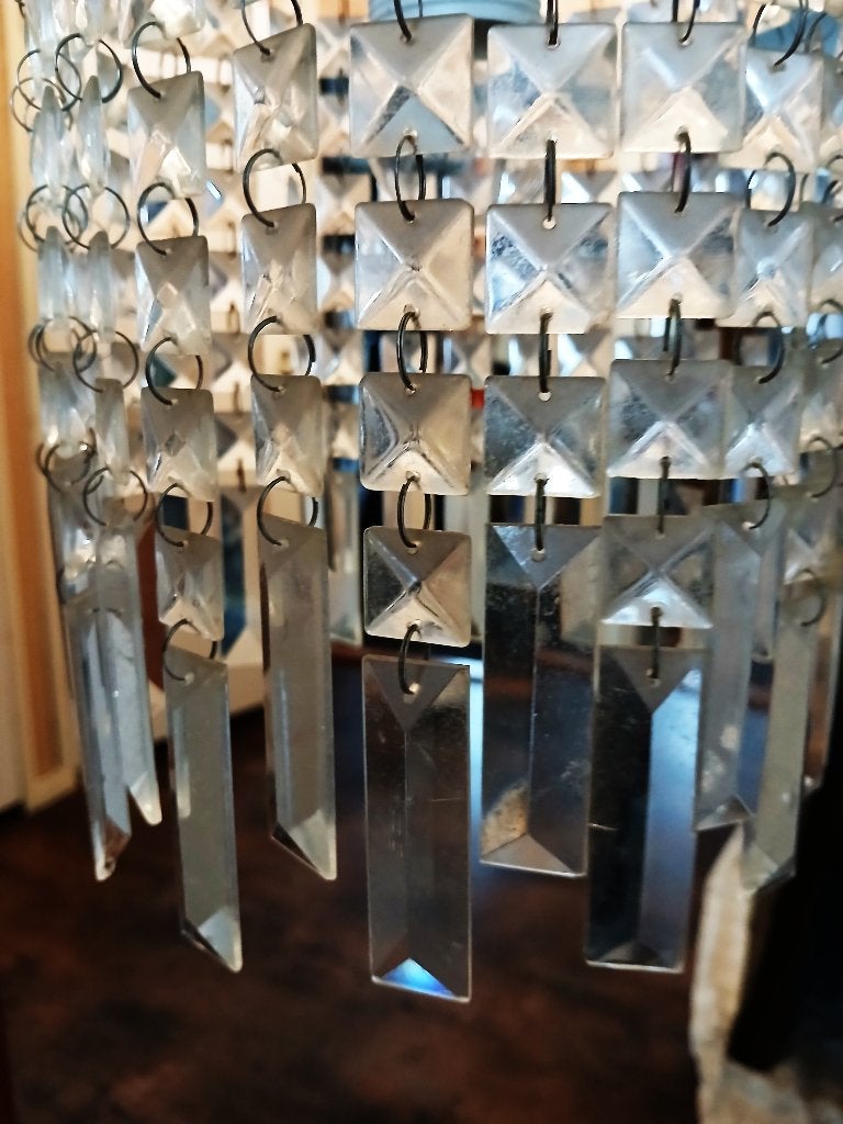 Twee hanglampen metaal met pegels van glas per stuk € 10,-, Ophalen of Verzenden, Zo goed als nieuw, Glas