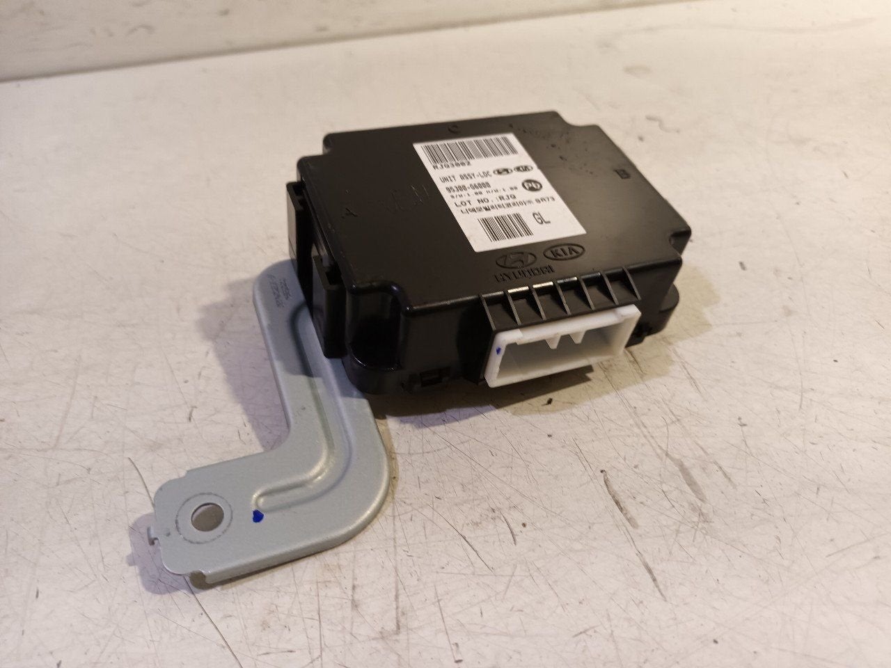 Computer body control Kia Picanto, Onderdelen@venauto.nl, Van der Ven Autorecycling B.V., Ettenseweg 76, 4706 PB Roosendaal, The Netherlands