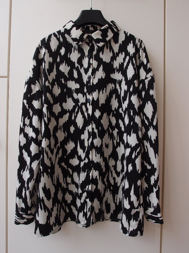 Erg mooie dames meisjes Shein top blouse L 40 panter print, Kleding | Dames, Wit, Maat 42/44 (L), Ophalen of Verzenden, Zo goed als nieuw