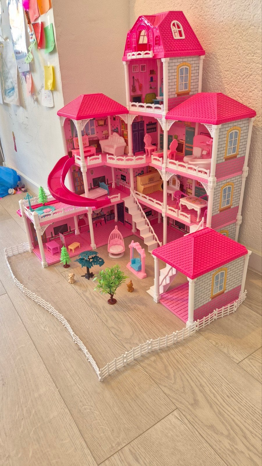 Groot Barbie Droomhuis met Meubels en Accessoires, Ophalen, Zo goed als nieuw, Barbie