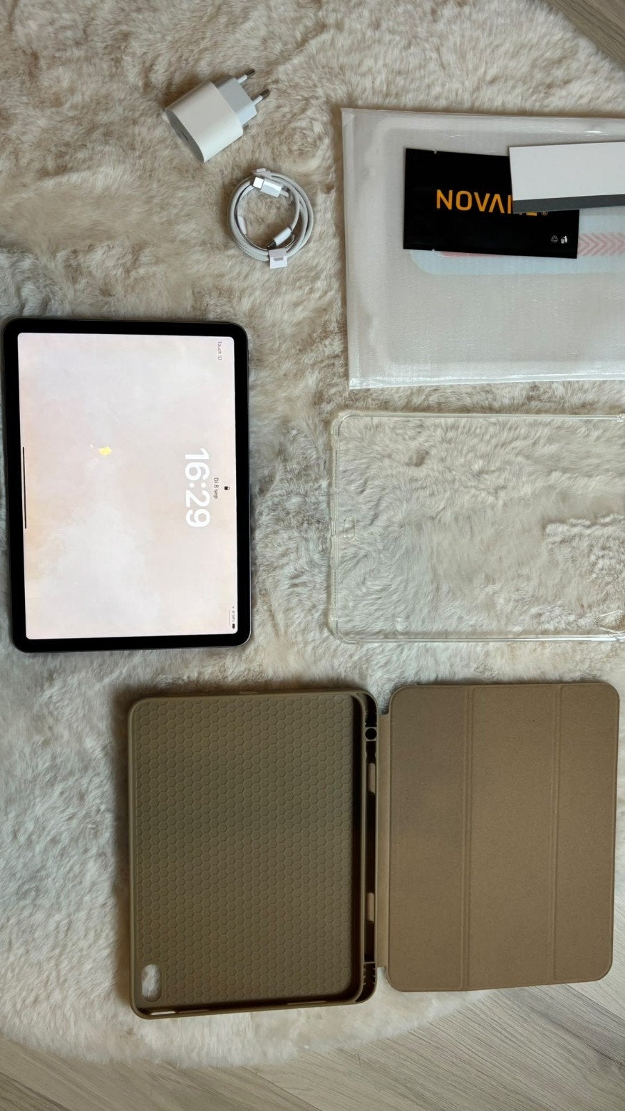 iPad Air 2023 - Met Accessoires, 10 inch, Apple iPad Air, Ophalen of Verzenden, Zo goed als nieuw