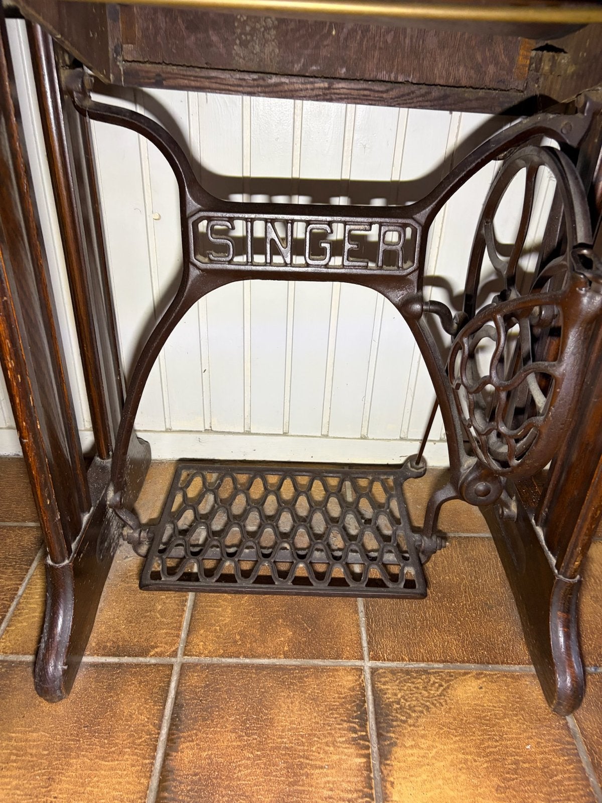 Antieke Singer naaimachine met houten onderstel, Ophalen of Verzenden, Gebruikt, Naaimachine, Singer