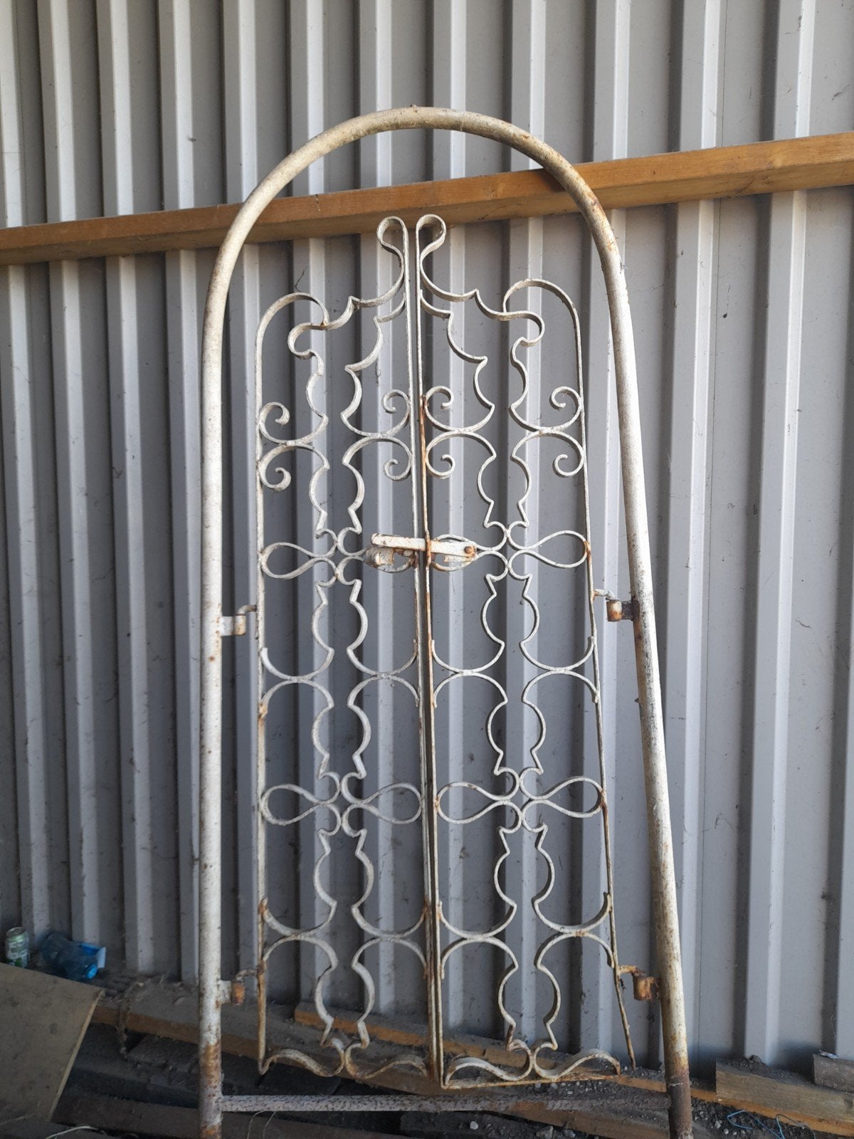Decoratief gietijzeren tuinhek met poort - 200x92 cm, Tuin en Terras, Ophalen, Met poort, Gebruikt, Sierhekwerk