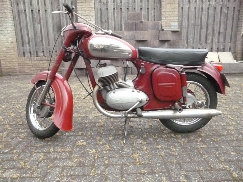 robuuste Jawa Panelka 350 cc rood bj 1968, Ophalen