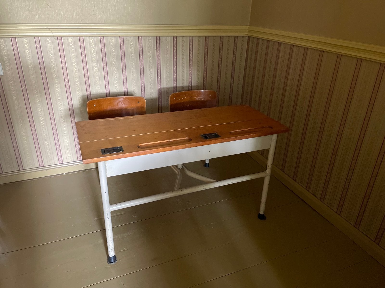 Vintage schoolbank met twee stoelen, Ophalen
