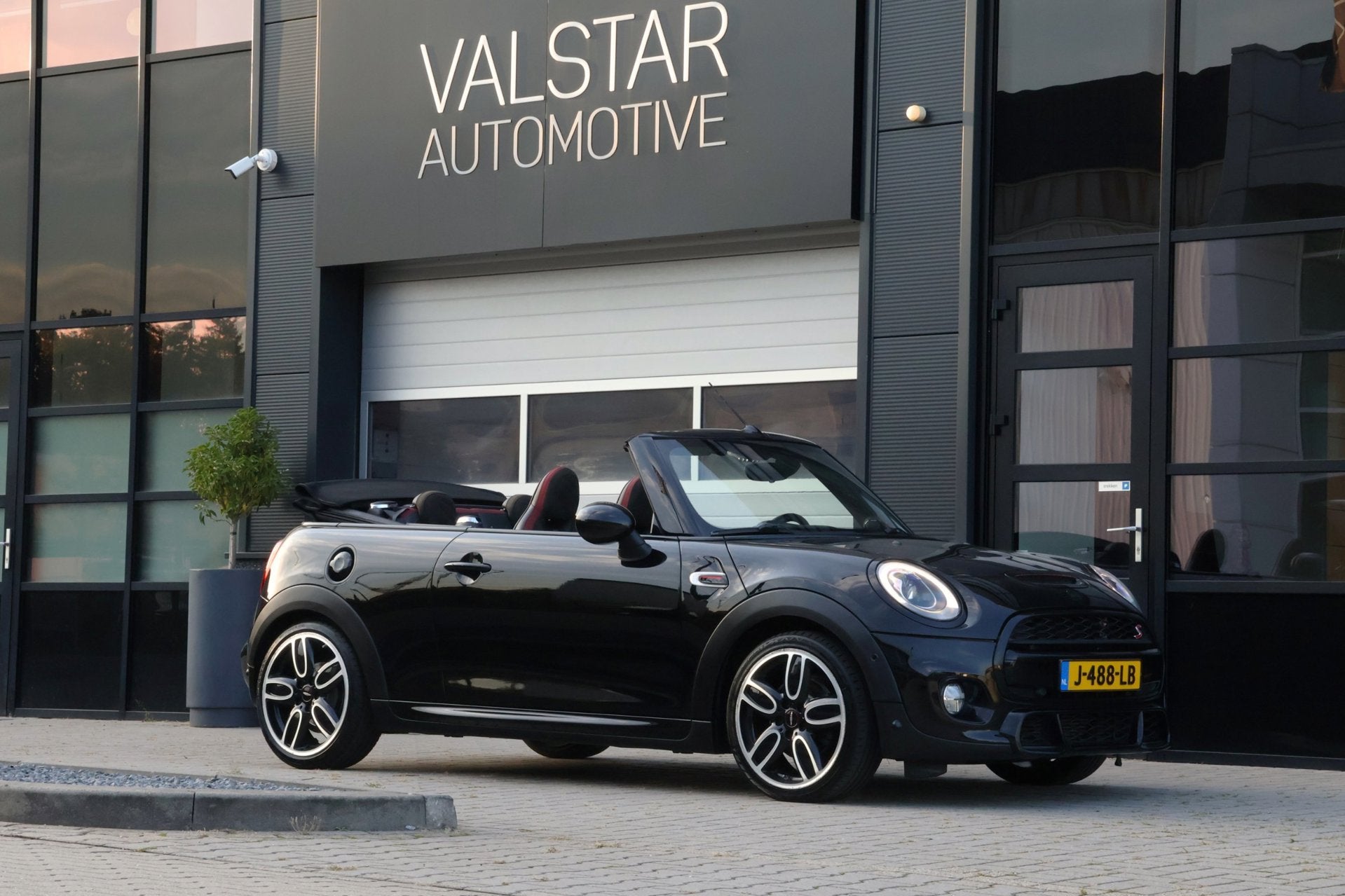 Mini Cabrio 2.0 Cooper S|JCW|Harman/Kardon|Camera|JCW STOELE, Auto's, 1998 cc, Stof, Gebruikt, Euro 6