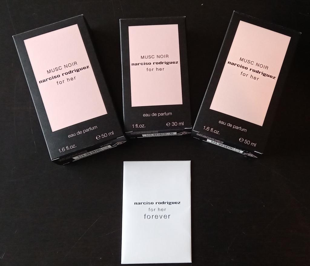 3 lege flessen Narciso Rodriguez Musc Noir + sample, Ophalen of Verzenden, Gebruikt, Parfumfles